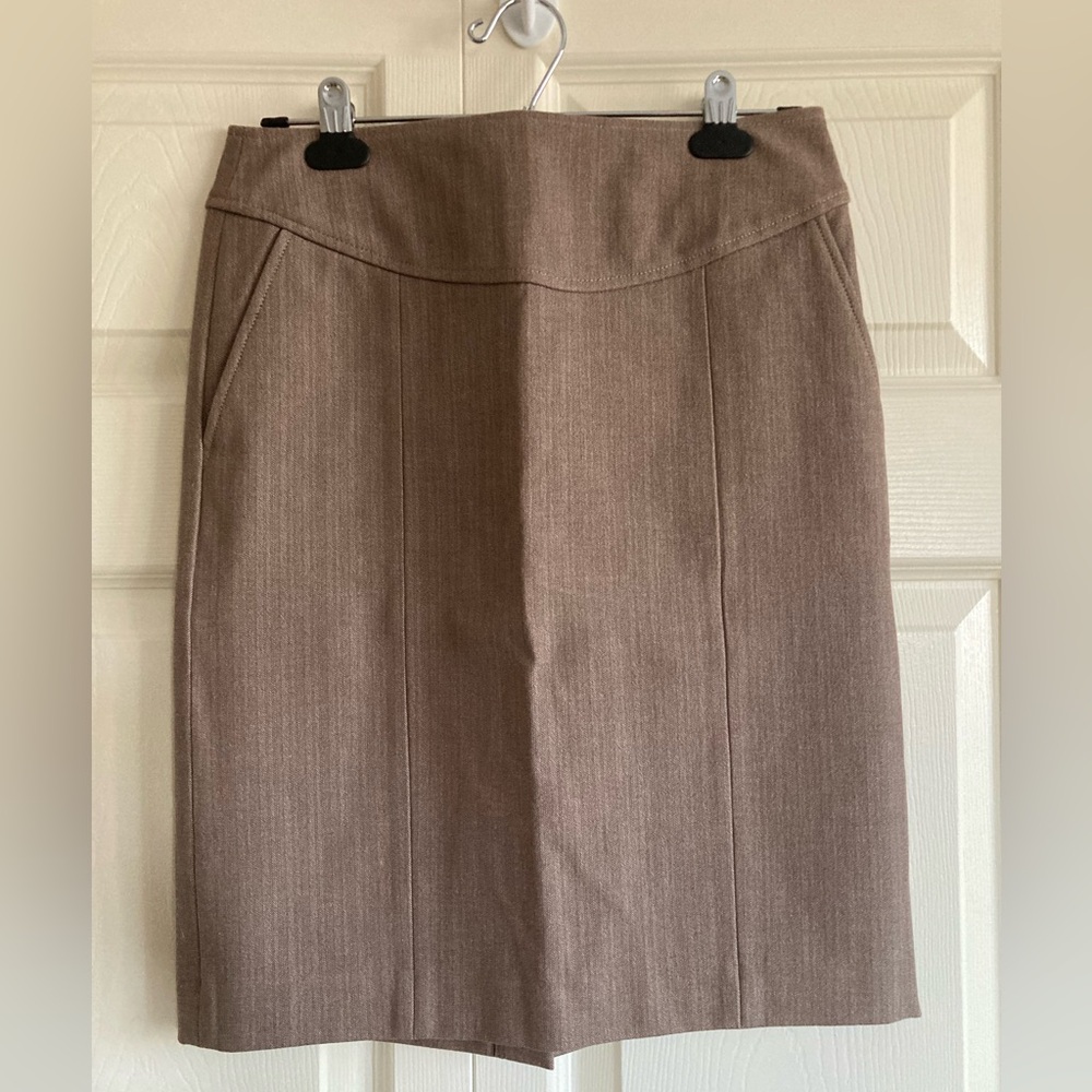 BNWT Banana Republic pencil skirt, size 4